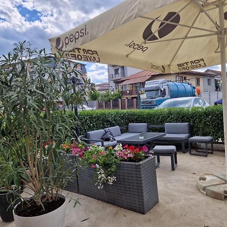 Albert Hotel Roşu Extérieur photo