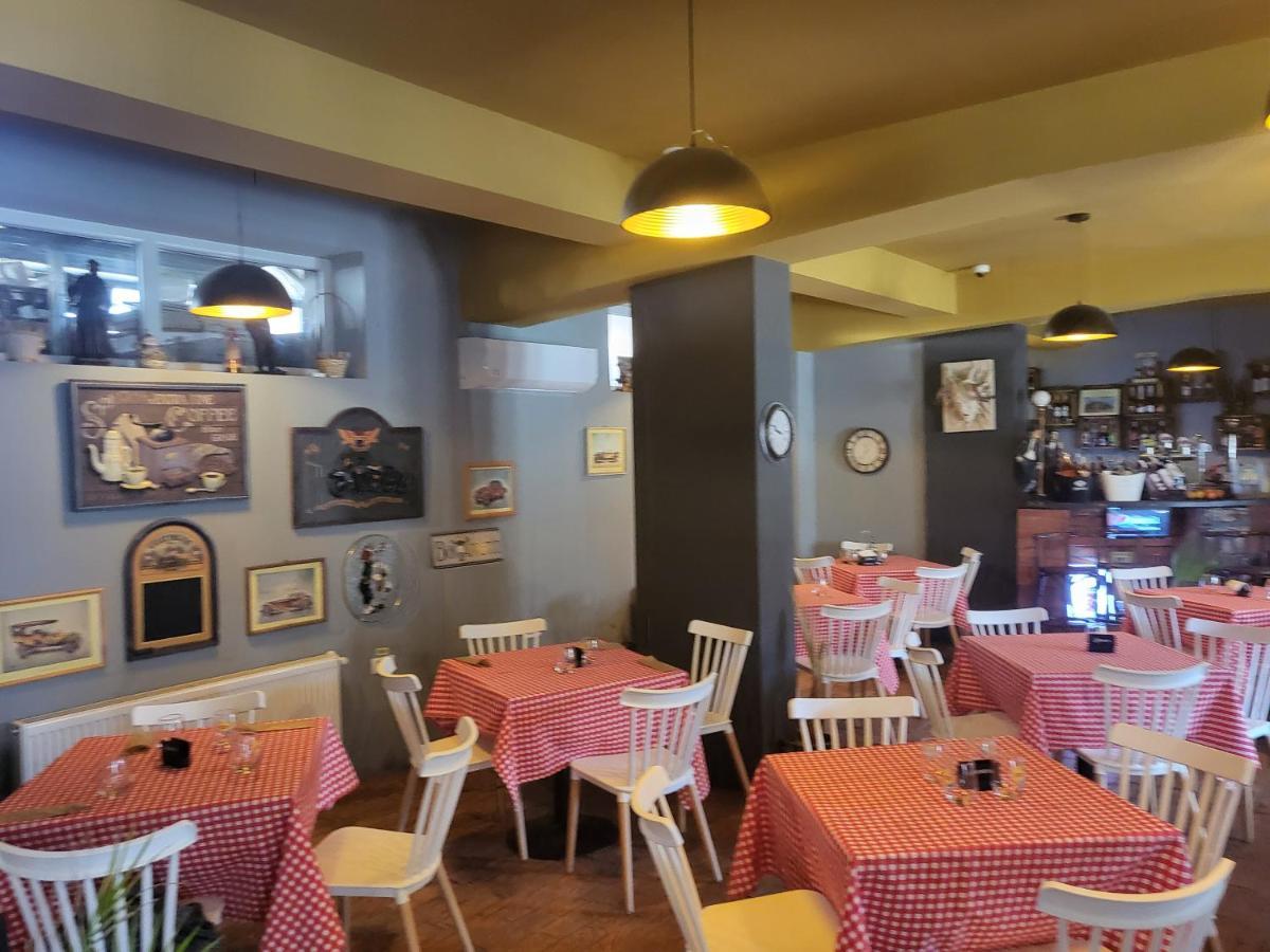 Albert Hotel Roşu Extérieur photo