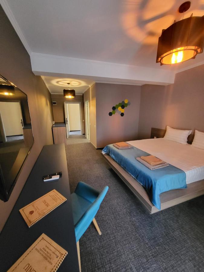 Albert Hotel Roşu Extérieur photo