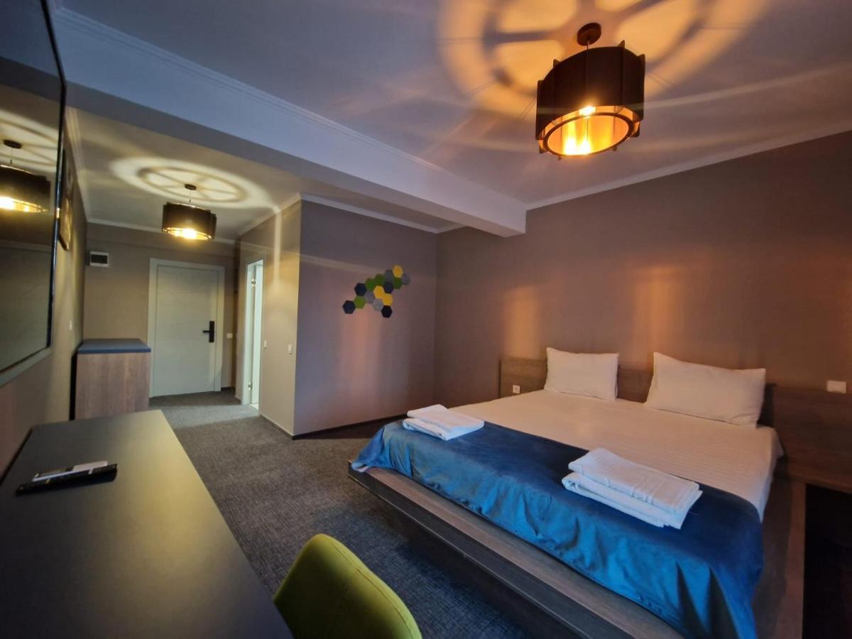 Albert Hotel Roşu Extérieur photo