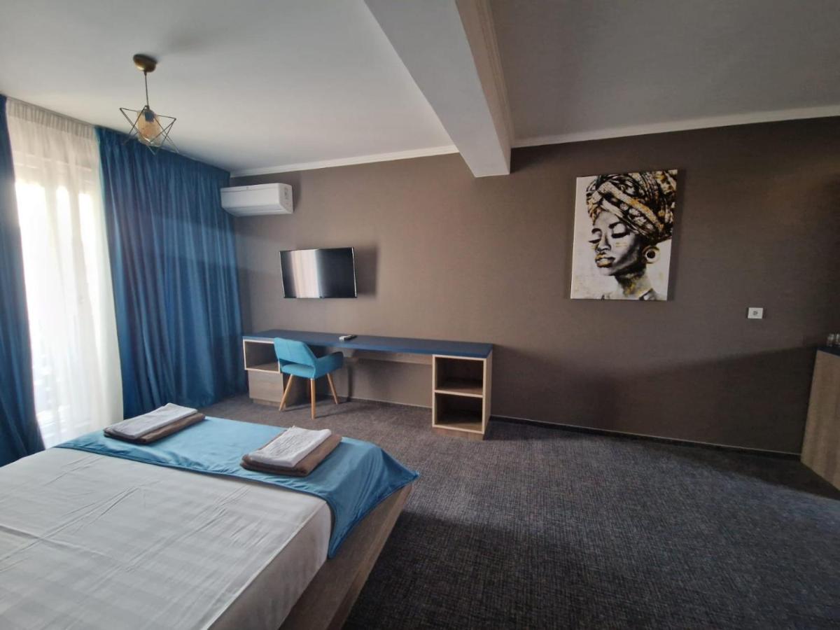 Albert Hotel Roşu Extérieur photo