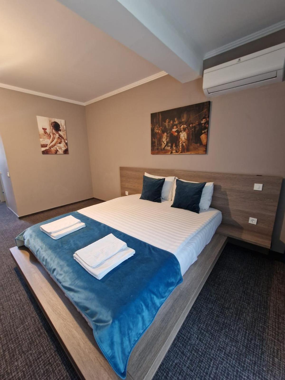 Albert Hotel Roşu Extérieur photo