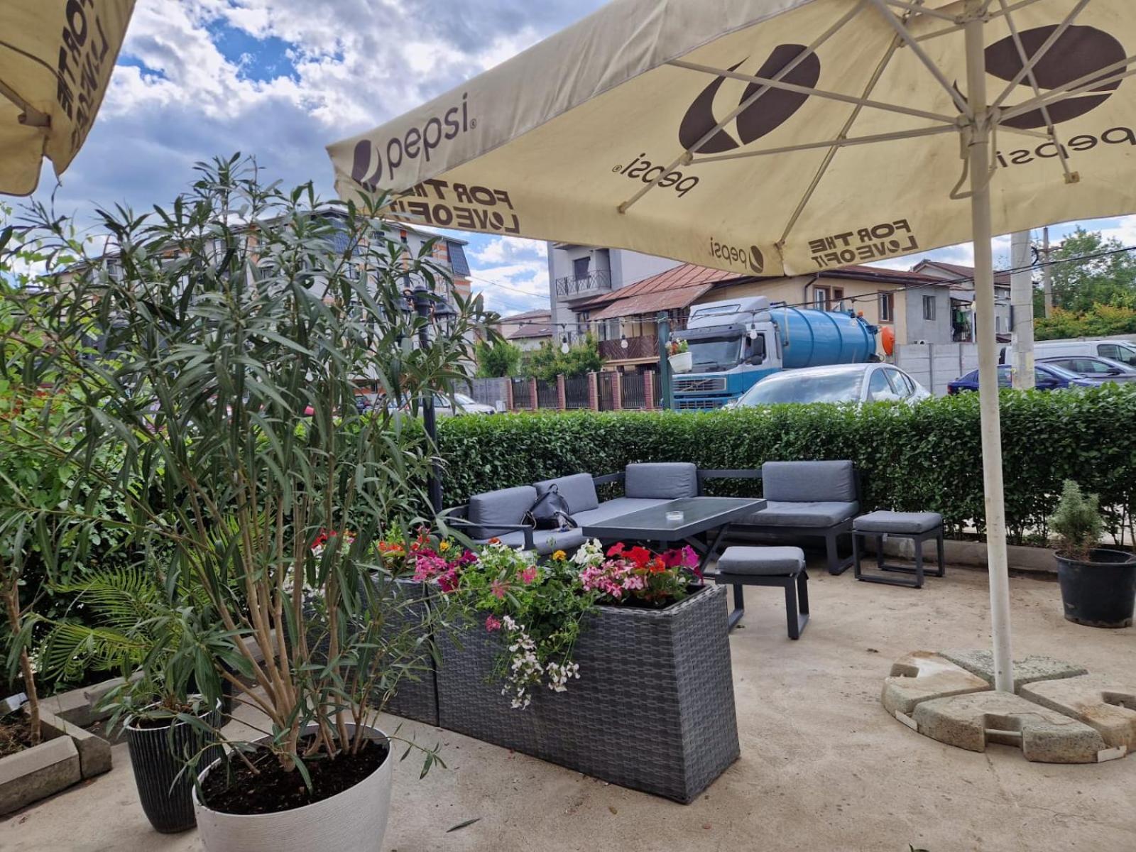 Albert Hotel Roşu Extérieur photo